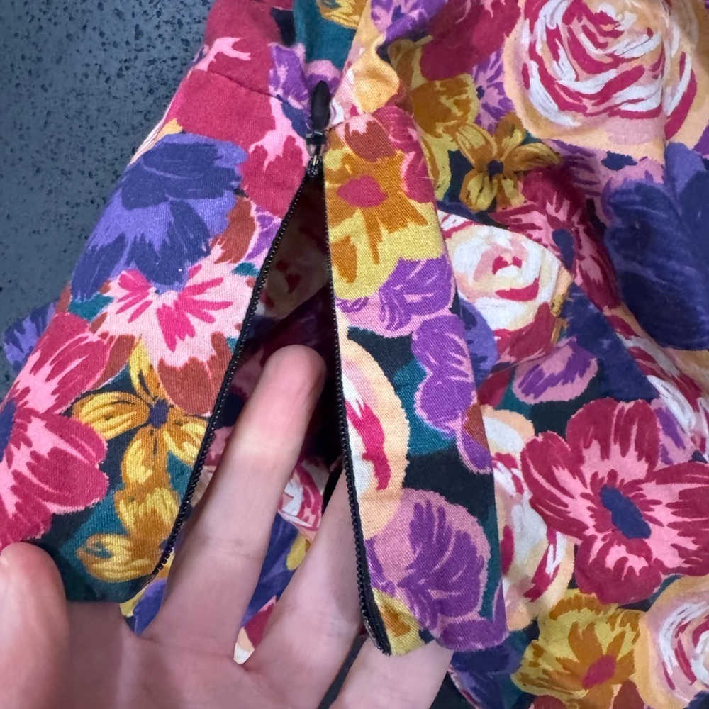 ZARA Floral Poplin Zip Closure Puff Sleeve V Neck Crop Top Size Medium GUC - Picture 6 of 7